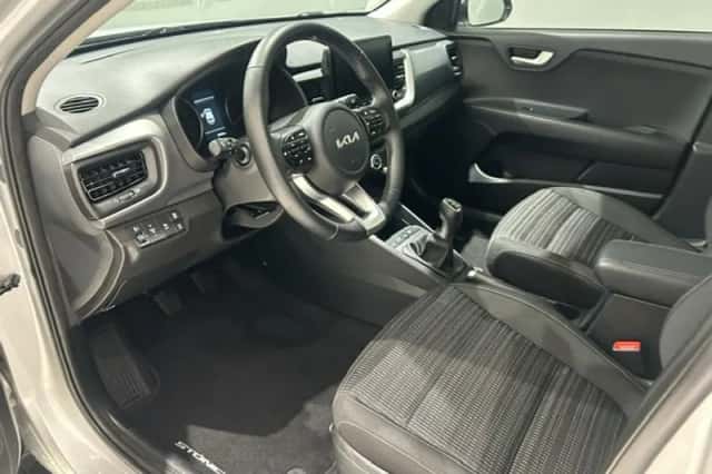 Kia Stonic (2024) thumbnail 5