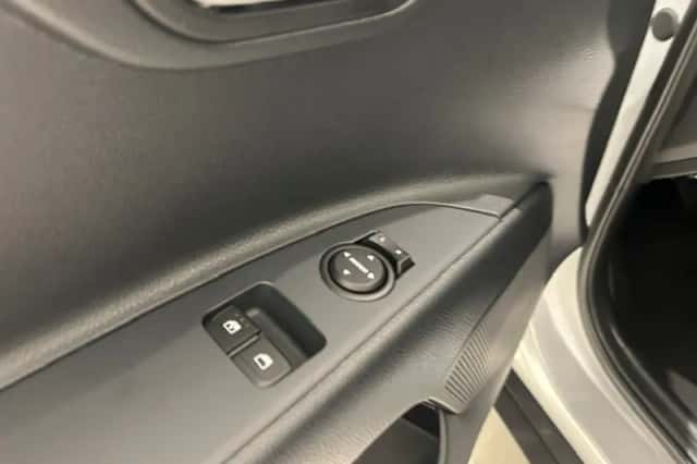 Kia Stonic (2024) thumbnail 6