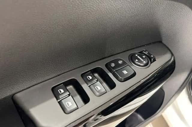 Kia Picanto (2025) thumbnail 6
