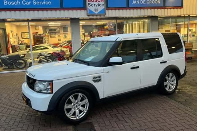 Land Rover Discovery (2011) thumbnail 1