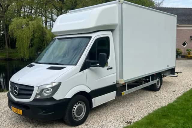Mercedes-Benz Sprinter (2015) thumbnail 2