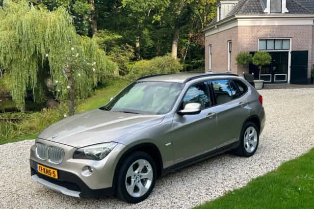 BMW X1 (2010) thumbnail 1
