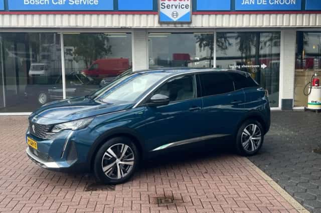Peugeot 3008 (2022) thumbnail 1