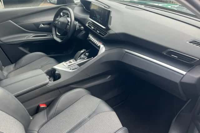 Peugeot 3008 (2022) thumbnail 6