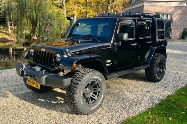 Jeep Wrangler (2008) thumbnail 2