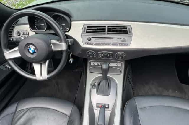 BMW Z4 (2004) thumbnail 5