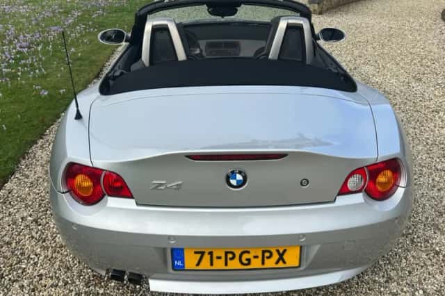 BMW Z4 (2004) thumbnail 6