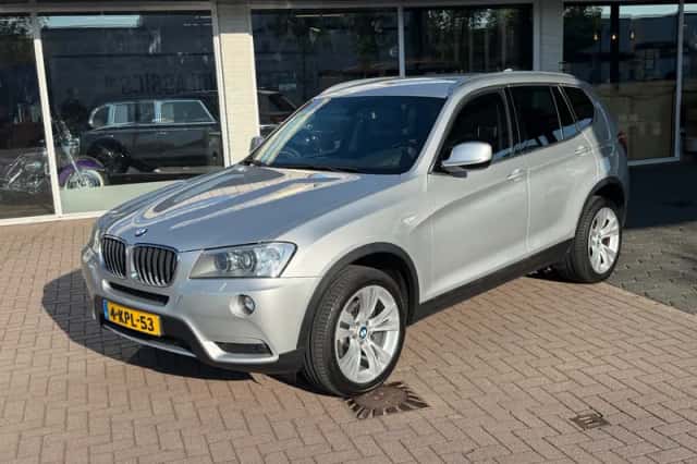 BMW X3 (2013) thumbnail 2