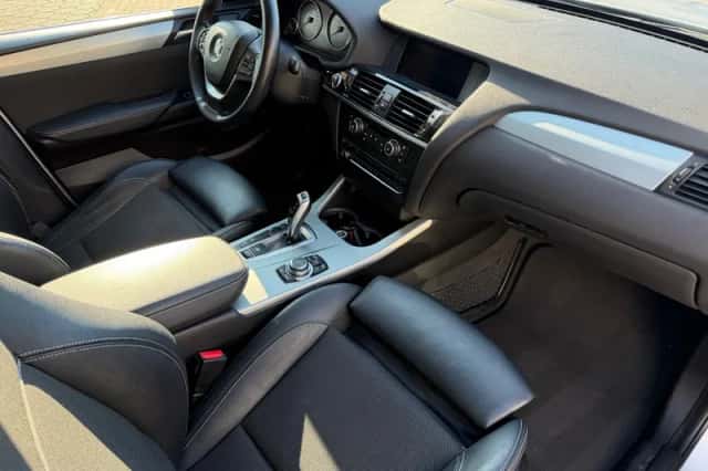 BMW X3 (2013) thumbnail 4