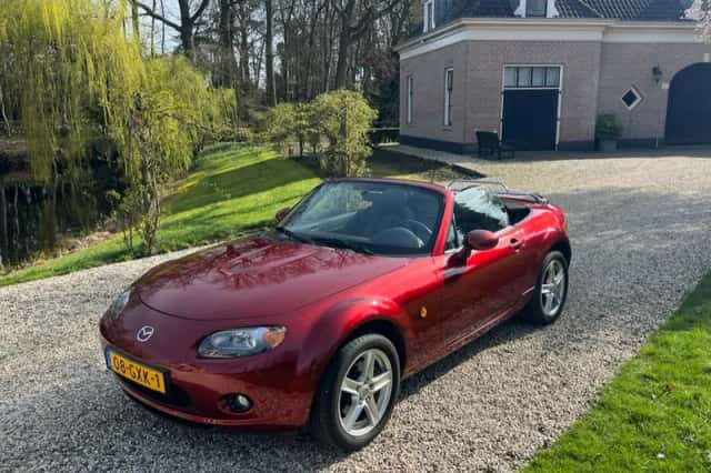 Mazda MX-5 (2008) thumbnail 1