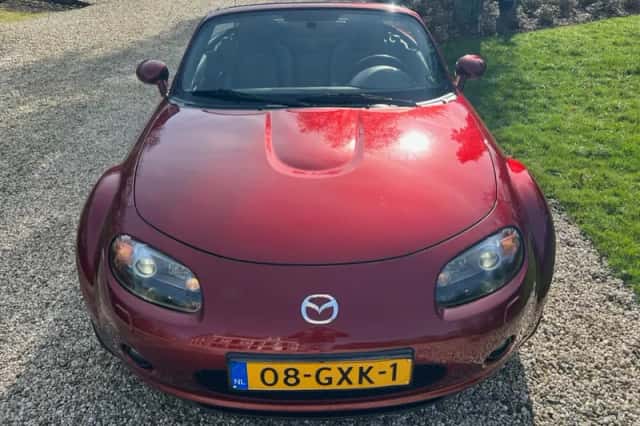 Mazda MX-5 (2008) thumbnail 3