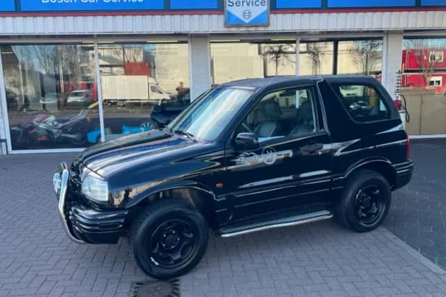 Suzuki Grand Vitara (2000) thumbnail 1