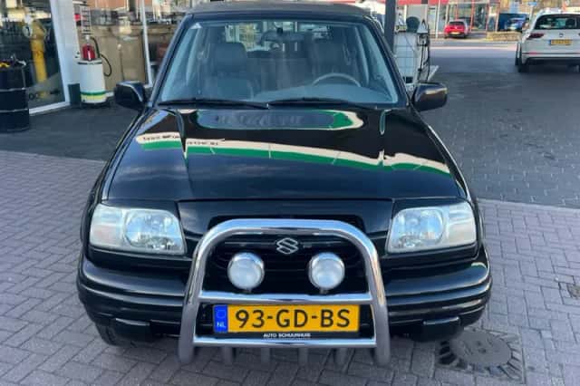 Suzuki Grand Vitara (2000) thumbnail 3