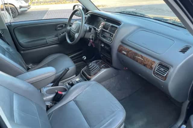 Suzuki Grand Vitara (2000) thumbnail 4