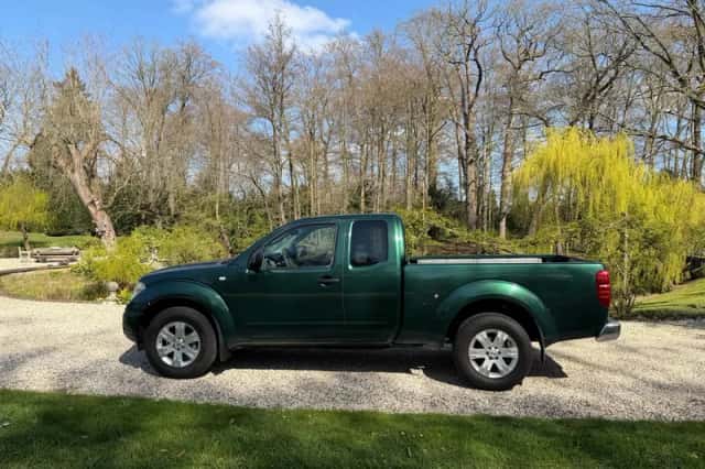Nissan Navara (2005) thumbnail 3