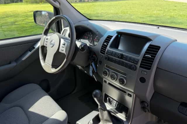 Nissan Navara (2005) thumbnail 6
