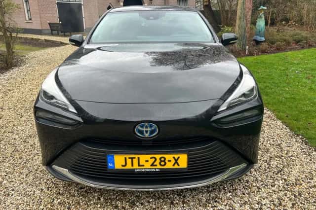 Toyota Mirai (2021) thumbnail 3