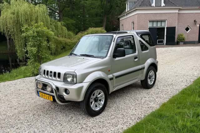 Suzuki Jimny (2004) thumbnail 1