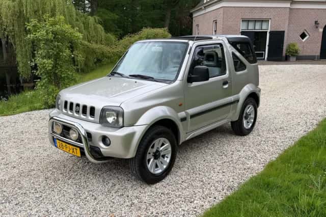 Suzuki Jimny (2004) thumbnail 2