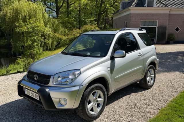Toyota RAV4 (2002) thumbnail 1