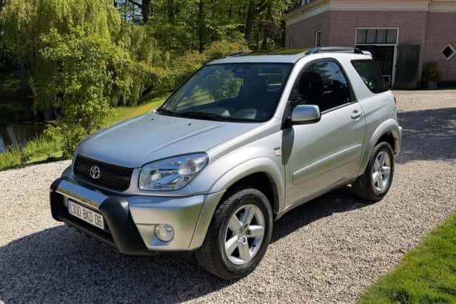 Toyota RAV4 (2002) thumbnail 2