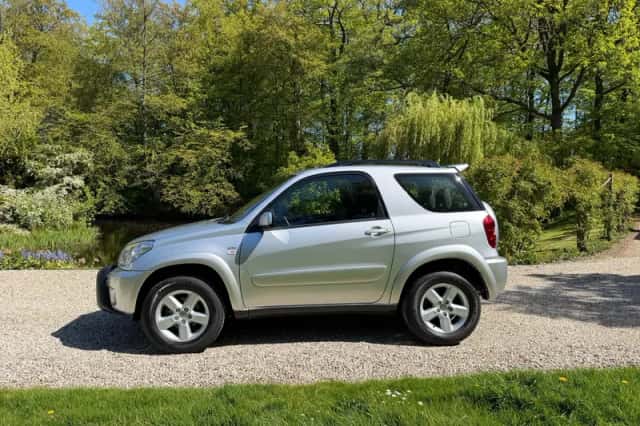 Toyota RAV4 (2002) thumbnail 5