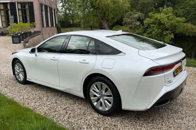 Toyota Mirai (2021) thumbnail 5