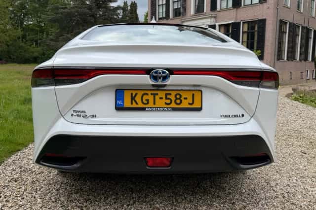 Toyota Mirai (2021) thumbnail 6