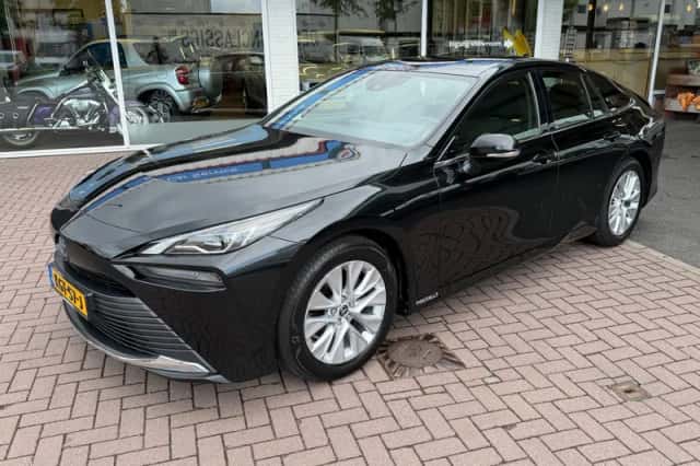 Toyota Mirai (2021) thumbnail 2
