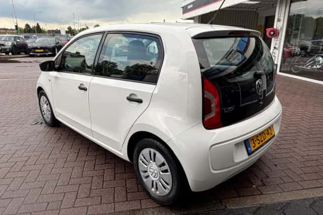 Volkswagen Up! (2014) thumbnail 5