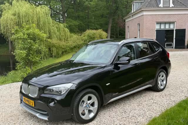 BMW X1 (2011) thumbnail 1