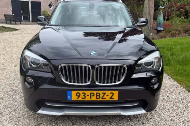 BMW X1 (2011) thumbnail 3