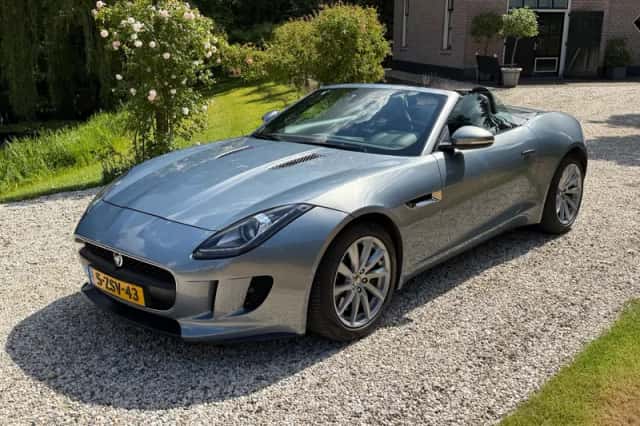 Jaguar F-Type (2013) thumbnail 2
