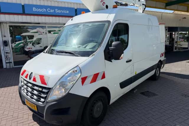 Renault Master (2016) thumbnail 2