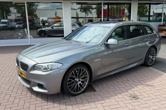 BMW 5-Serie (2012) thumbnail 2