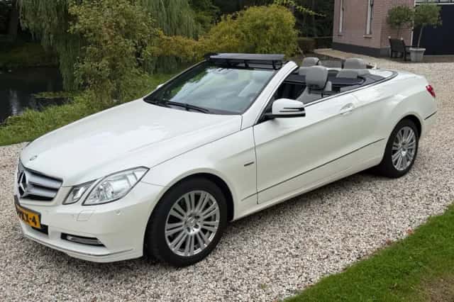 Mercedes-Benz E-Klasse (2011) thumbnail 2