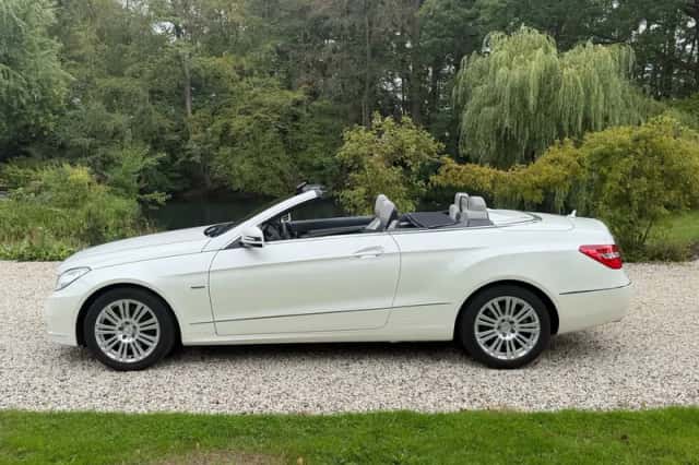 Mercedes-Benz E-Klasse (2011) thumbnail 3