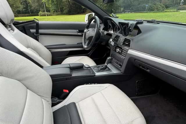 Mercedes-Benz E-Klasse (2011) thumbnail 4