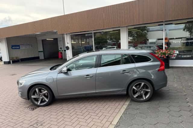 Volvo V60 (2015) thumbnail 3