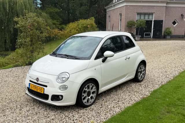 Fiat 500 (2014) thumbnail 2