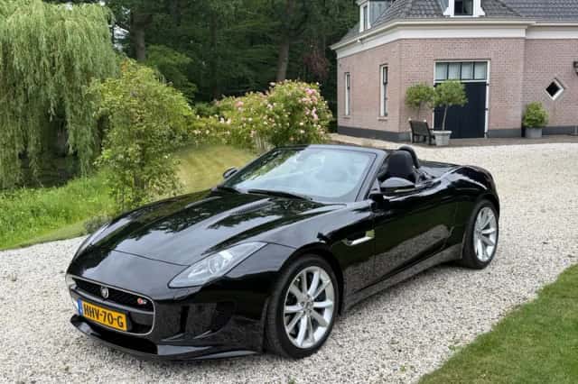 Jaguar F-Type (2013) thumbnail 1