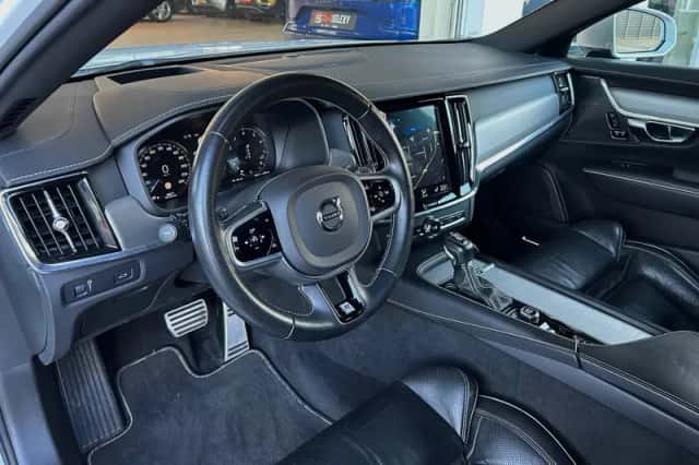 Volvo V90 (2019) thumbnail 2