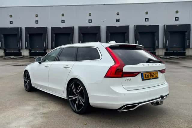 Volvo V90 (2019) thumbnail 3