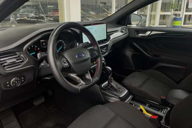 Ford Focus (2025) thumbnail 2