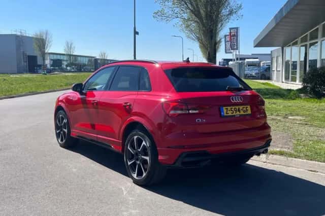 Audi Q3 (2022) thumbnail 3