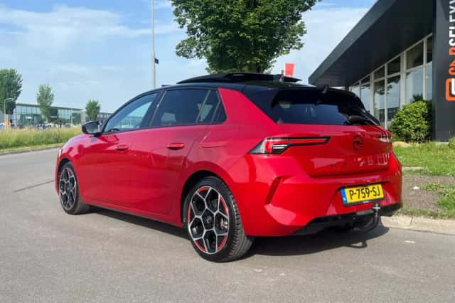 Opel Astra (2022) thumbnail 3