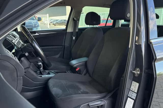 Volkswagen Tiguan (2021) thumbnail 4