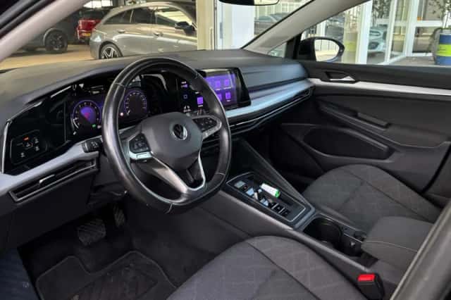 Volkswagen Golf (2020) thumbnail 2