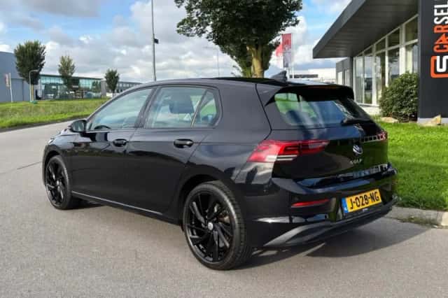 Volkswagen Golf (2020) thumbnail 3