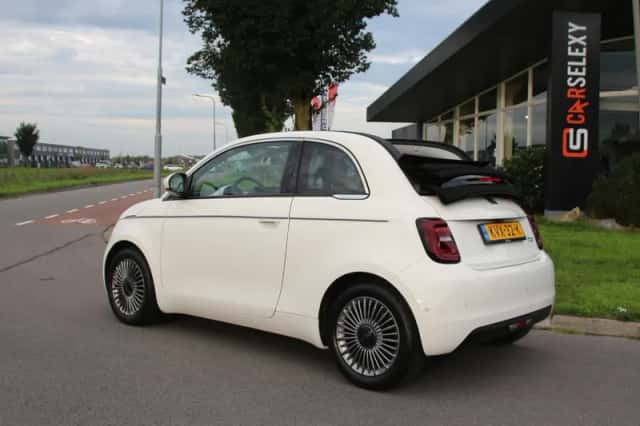 Fiat 500C (2023) thumbnail 3